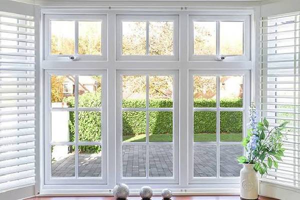 مراحل تولید درب و پنجره upvc [بررسی گام به گام + نکات]